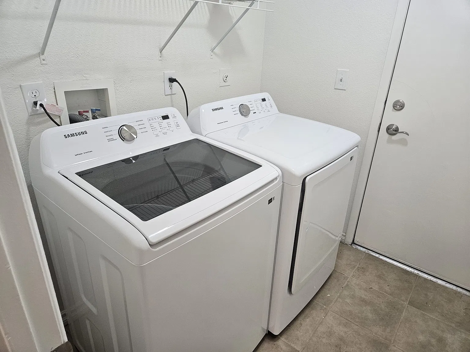 2 bed, 1440 sqft, $1,600 — Photo 2