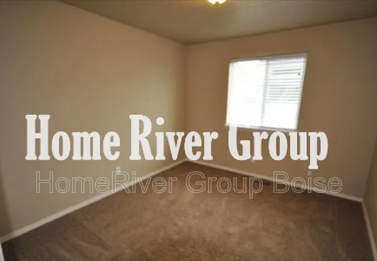 2980 W Acarrera Ln #201 — Photo 4