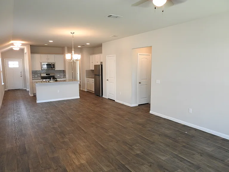 621 Callahan Ln — Photo 9