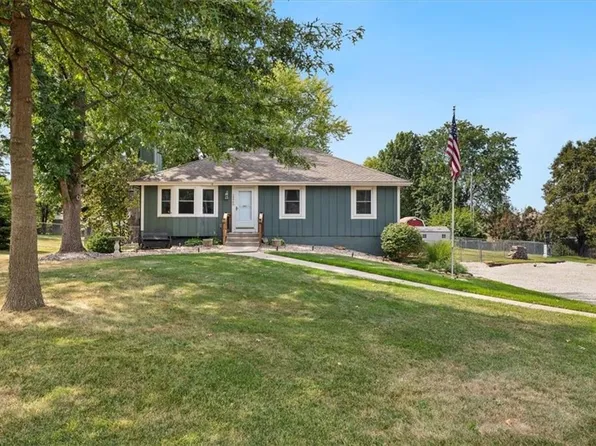 15900 Hight Ave, Belton, MO 64012