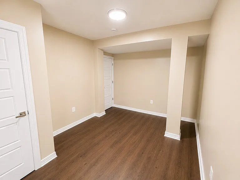 4 Carnegie Ave — Photo 15