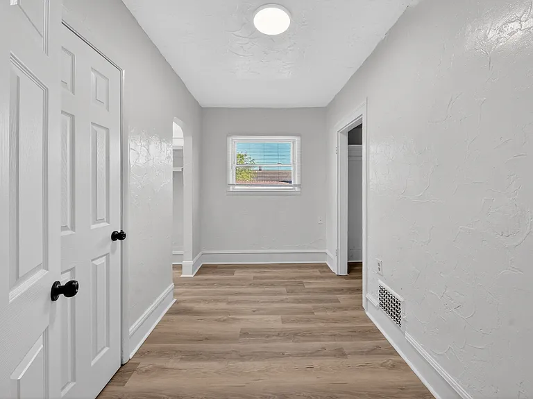 511 Brown St — Photo 26