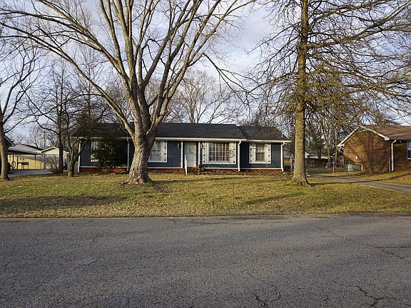 3rd image of 117 Creekwood Ln