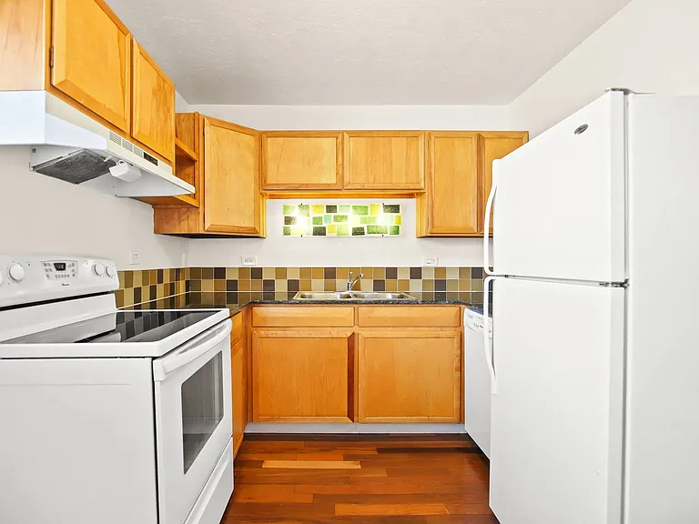 5 N Sherman St — Photo 7