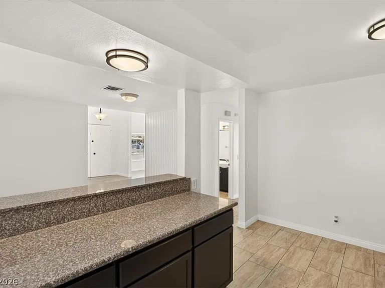 6834 Grandola Dr — Photo 17
