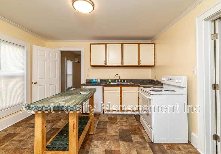 1443 N 4th Ave — Photo 11