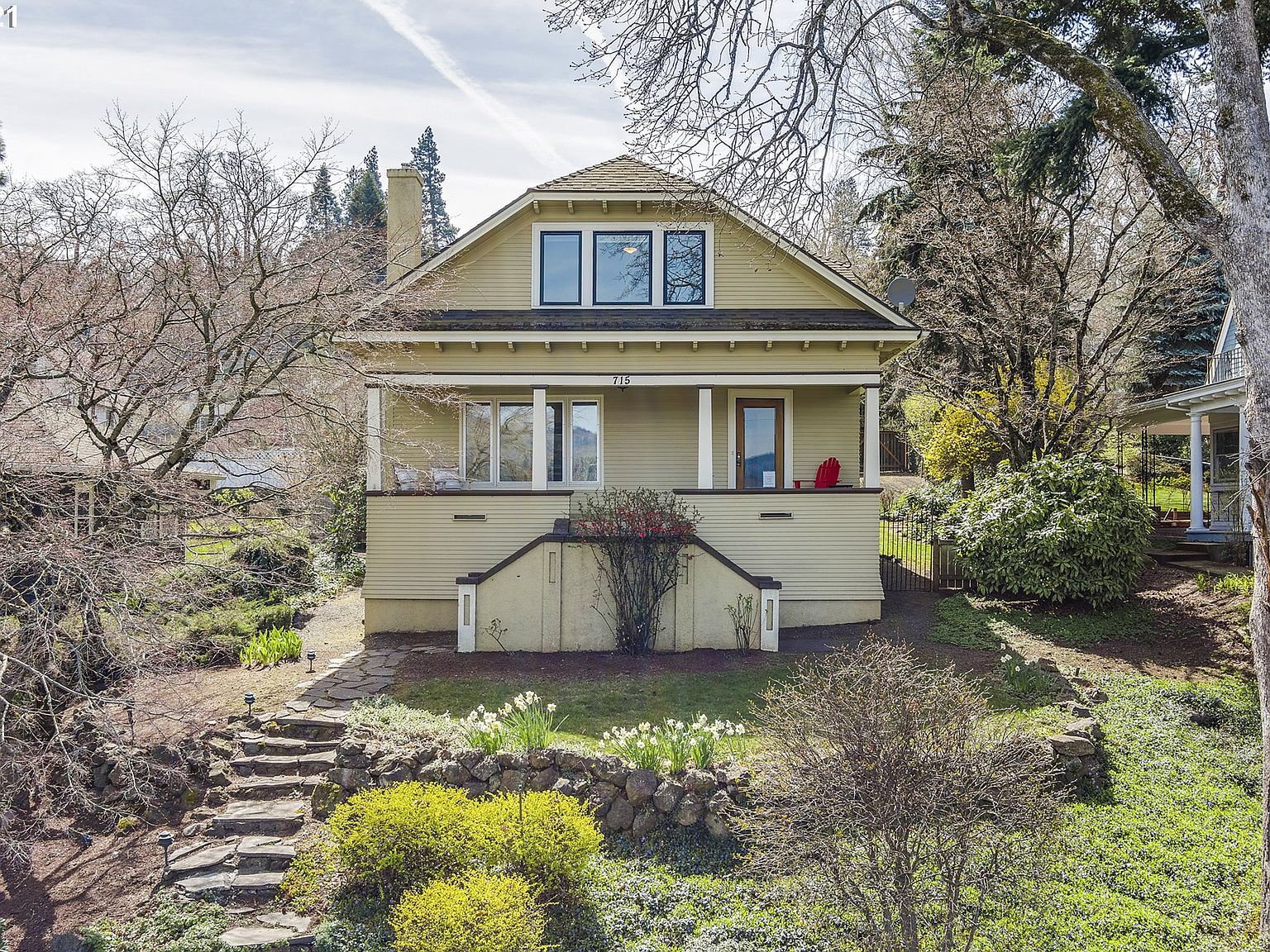 715 State St Hood River Or 97031 Zillow