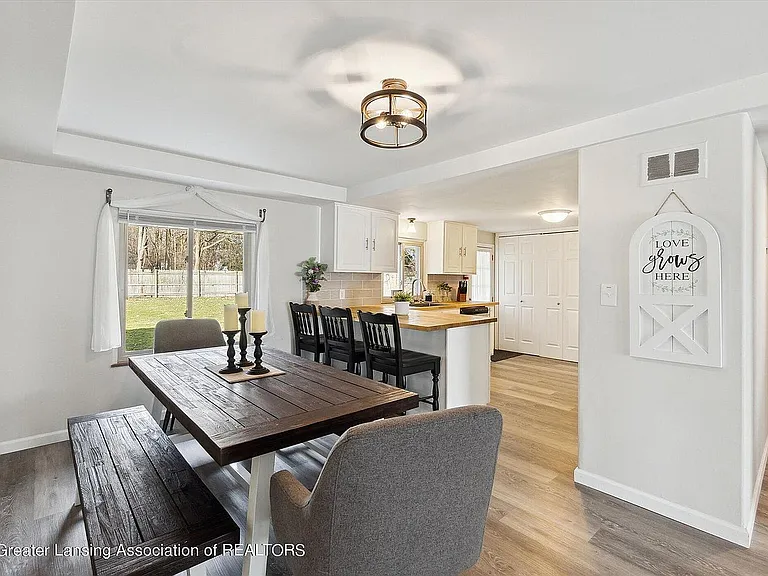 5953 Okemos Rd — Photo 8