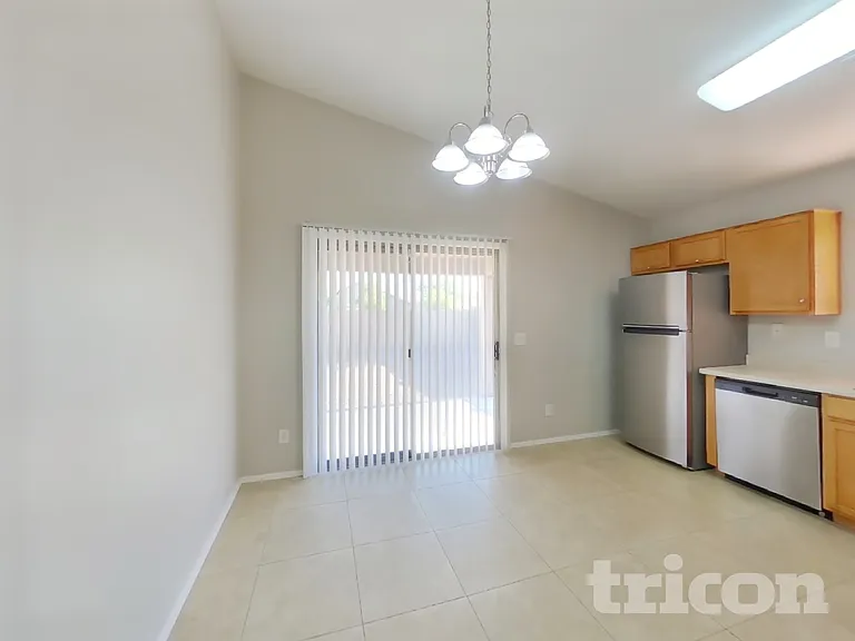 6740 E Summerset Rd — Photo 5