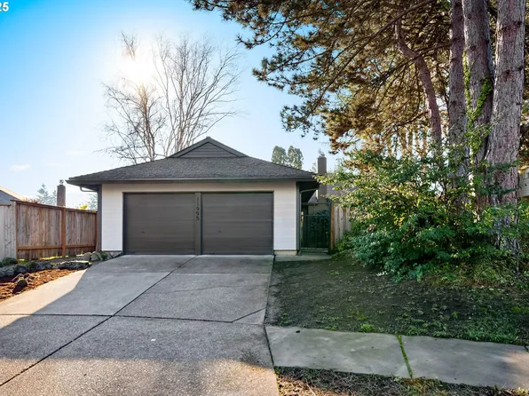 11995 SW Morning Hill Dr, Tigard, OR 97223
