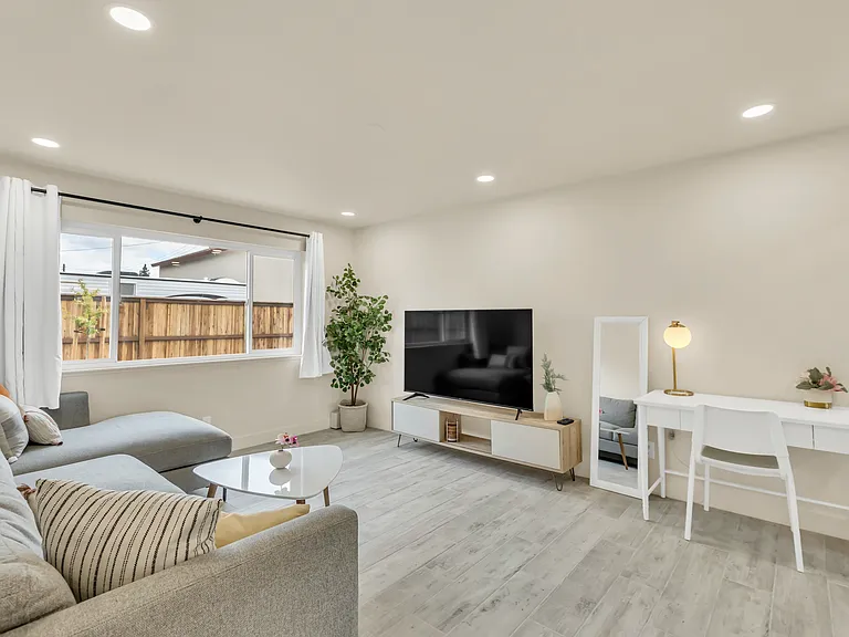 8148 Addie Ave — Photo 15