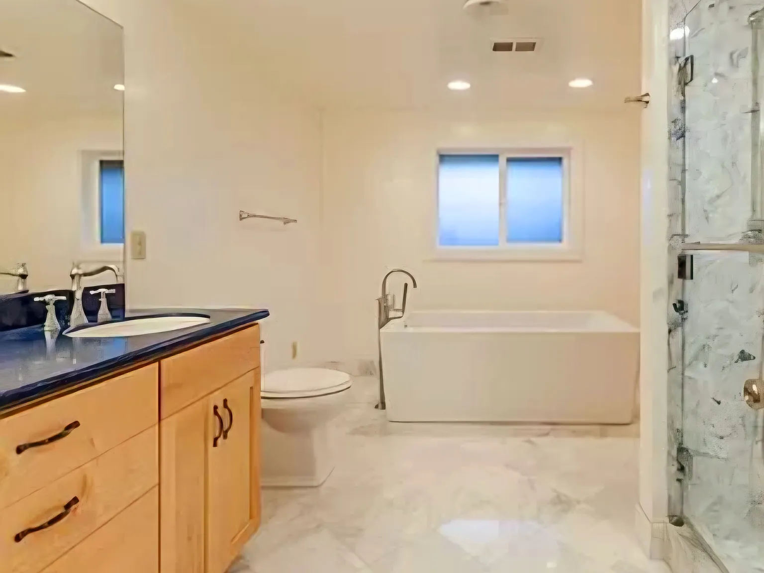 4 bed, 1835 sqft, $2,600 — Photo 4