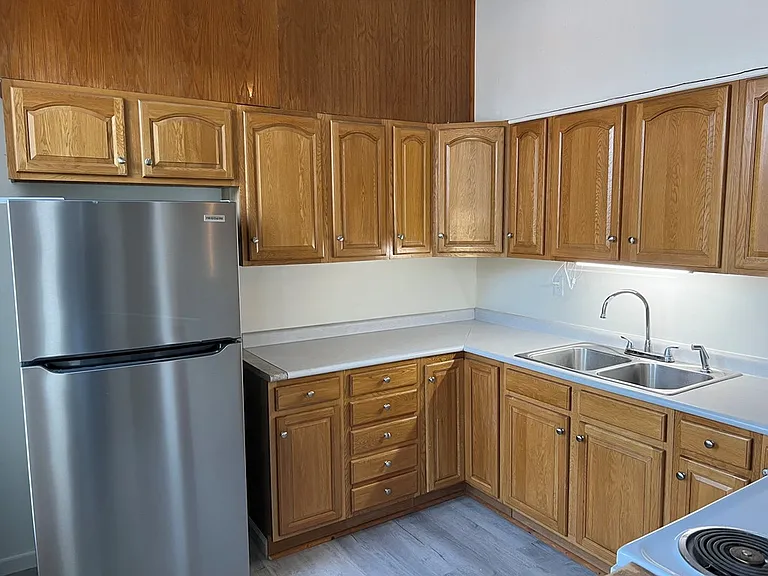 206 Main St #4 — Photo 2