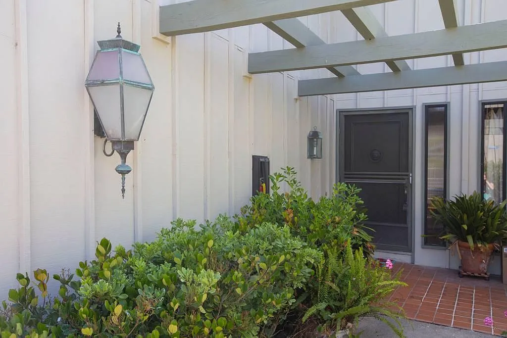 3 bed, 2.5 bath, 1416 sqft, $7,500 — Photo 4