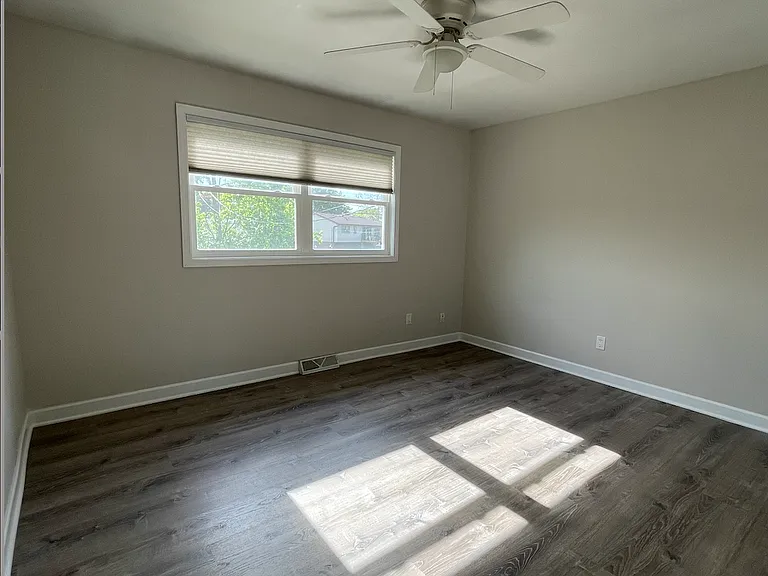938 Jackson Pl — Photo 10