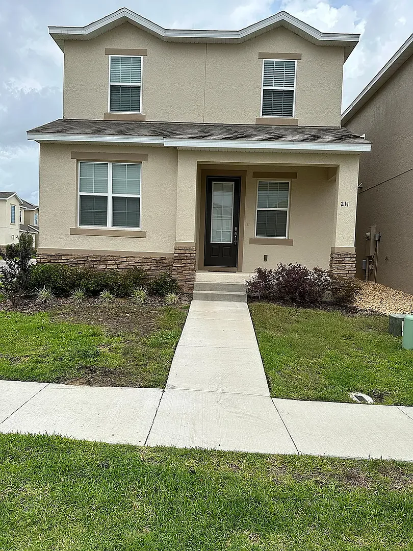 4 beds 2.5 baths single family — Photo 1