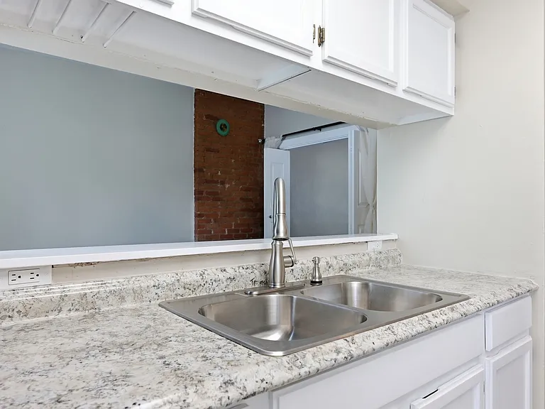 401 Rose St #3 — Photo 6