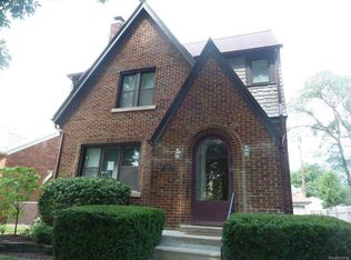 478 Cloverly Rd, Grosse Pointe Farms, MI 48236