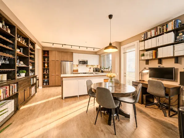 9250 University High St #516, Burnaby, BC V5A 0B3