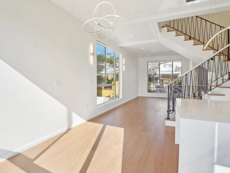 6162 Oak Crest Way #6162 — Photo 9