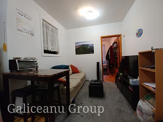 Rented by Lexington Real Estate Group | media 22