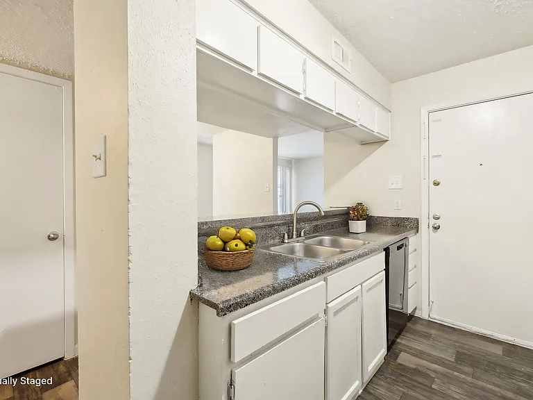 Windbury Apartments — Photo 14