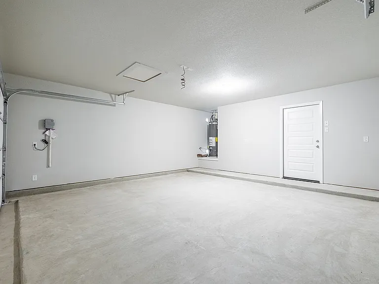 105 Crescent St — Photo 18