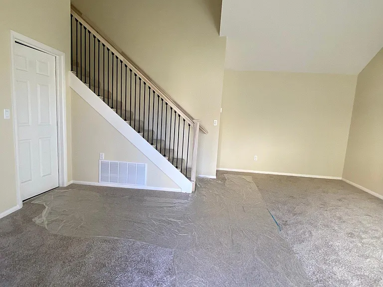 3916 Pheasant Dr — Photo 2