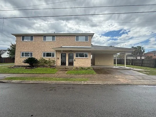 400 Tacoma St — Photo 1