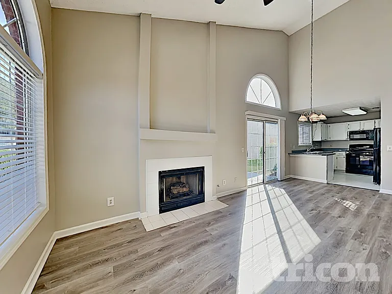 4242 Tenneyson Ln — Photo 3