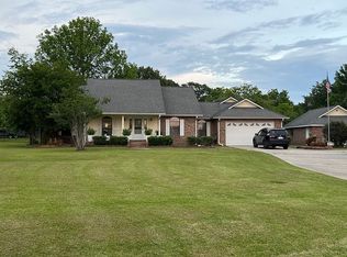 17480 Robinwood Dr, Saucier, MS 39574