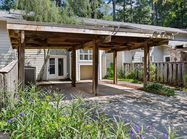 2106 Clairmeade Valley Rd, Atlanta, GA 30329