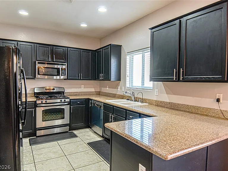 6982 Majestic Palm Dr — Photo 5