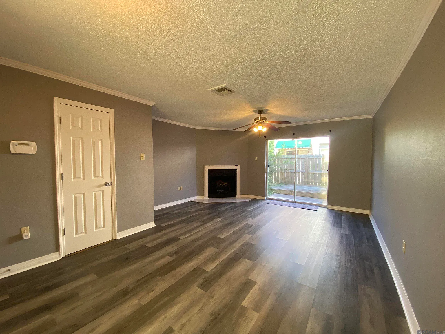 2 bed, 1088 sqft, $1,300 — Photo 4