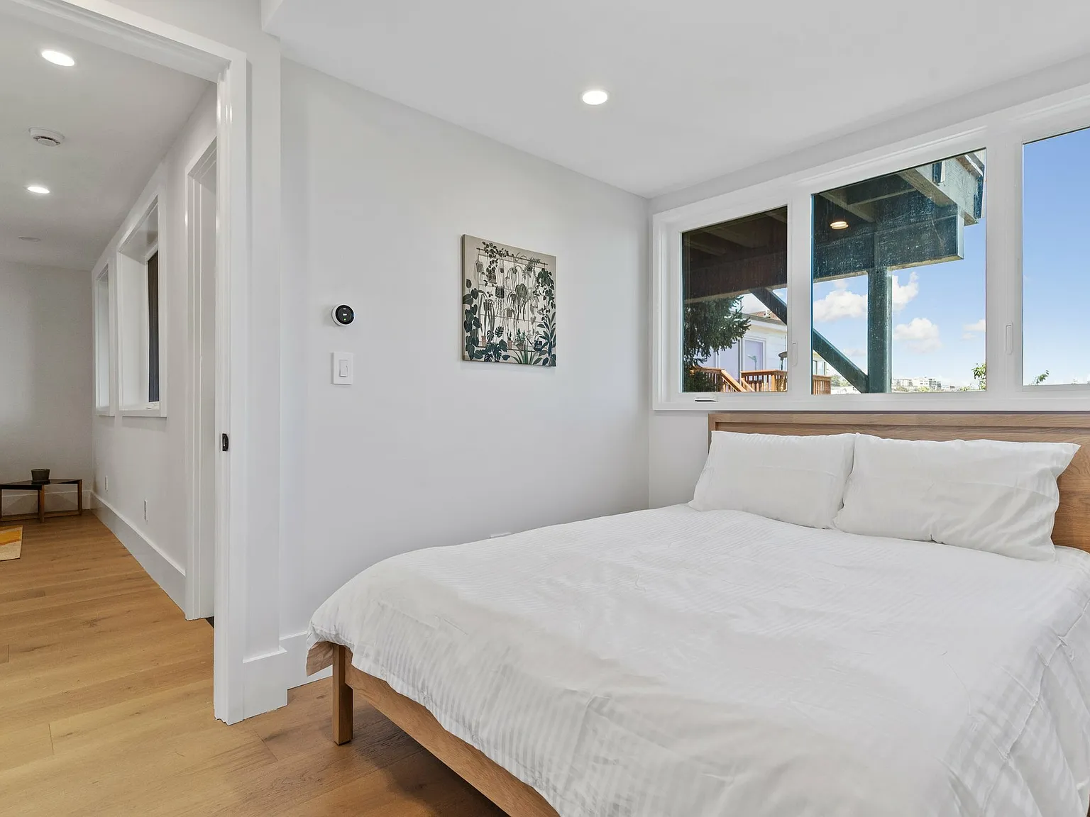 Furnished Modern 1br Noe Valley Apt With Laundry & Backyard — Photo 1