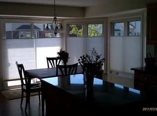 21136 Masters Dr, Macomb, MI 48044