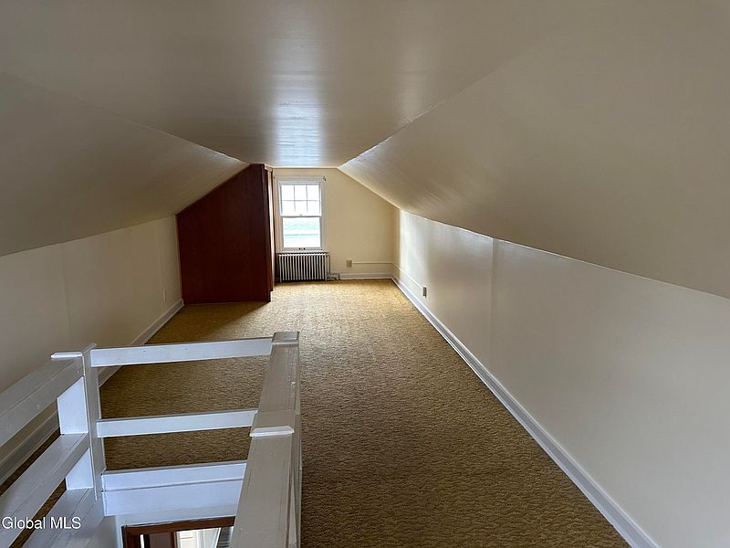 4th image of 100 Clizbe Avenue