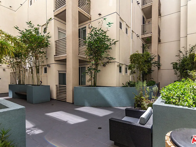 436 S Virgil Ave #312 — Photo 20