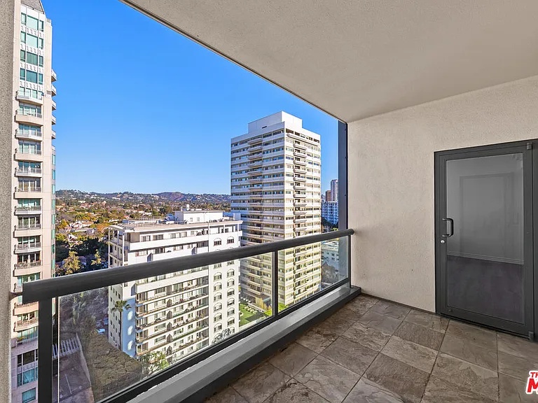 10724 Wilshire Blvd #Penthouse 1505 — Photo 14
