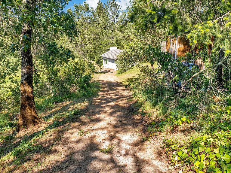 4444 Redwood Rd — Photo 26