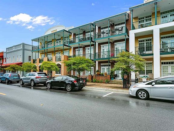 4th image of 108 S Alcaniz St Unit 207