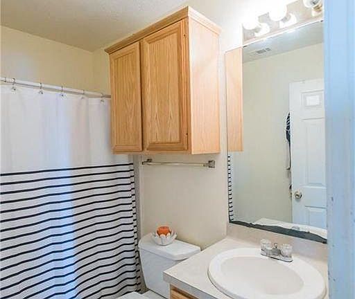 4th image of 3807 Meadow View Dr #House
