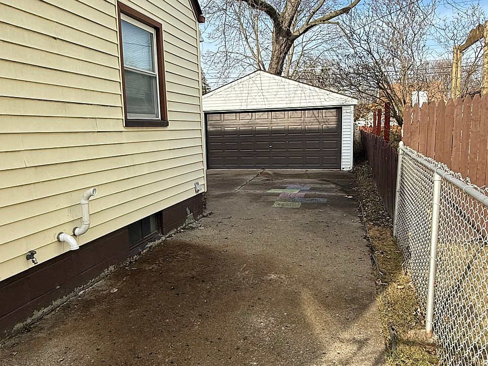 2nd image of 24418 Andover Dr