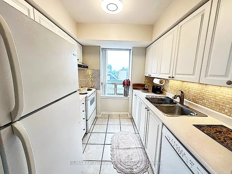 155 Beecroft Rd #906 — Photo 15