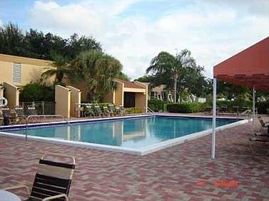 3rd image of 6940 Miami Gardens Dr APT 1-428