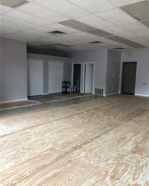 2nd image of 11660 Ravenna Rd #I