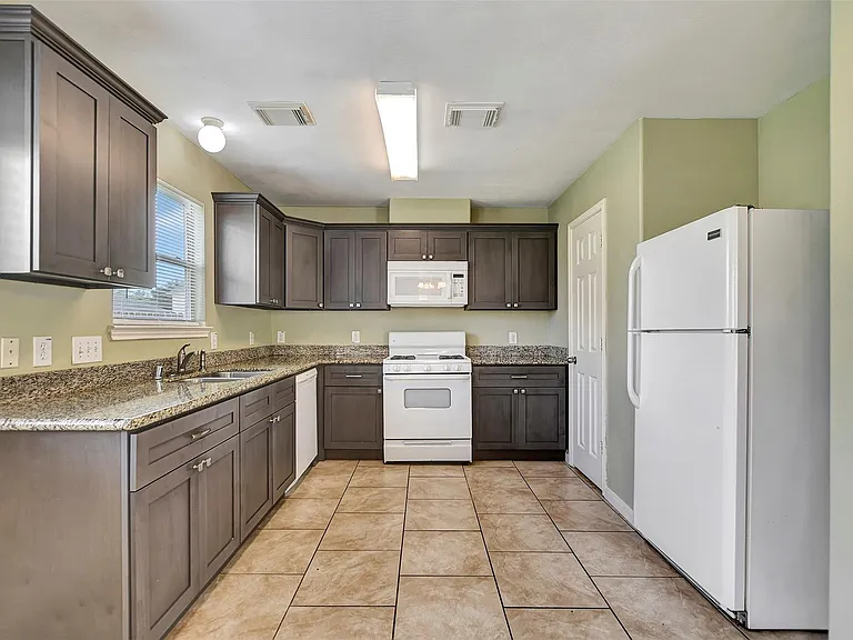 2618 Shearwater Bend Dr — Photo 14