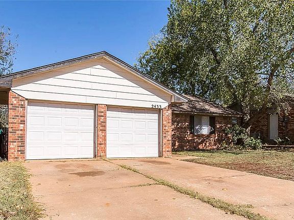 2nd image of 2433 SE 51st St