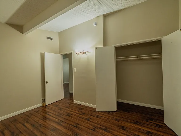 2033 E Garvey Ave N — Photo 15