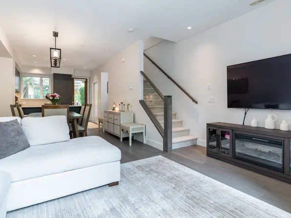 5510 Oak St, Vancouver, BC V6M 2V6
